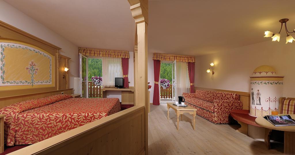 Hotel La Perla Canazei Cameră foto